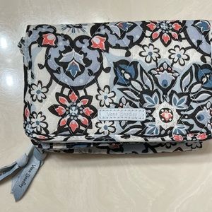 Vera Bradley RFID 3-in-1 Crossbody Lisbon Medallion NWT
